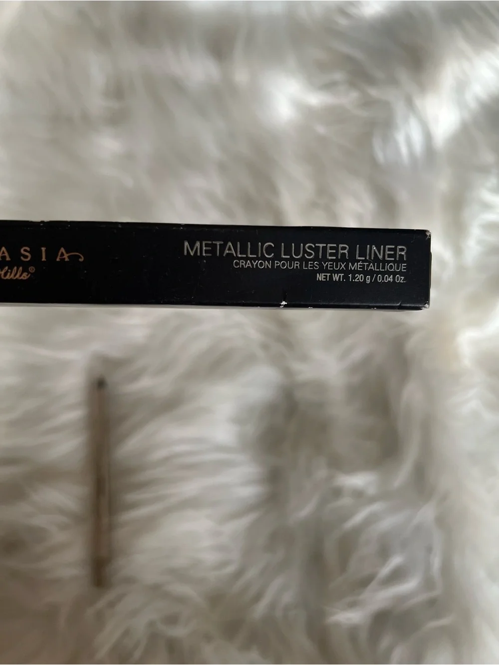 Anastasia Beverly Hills  metallic luster liner